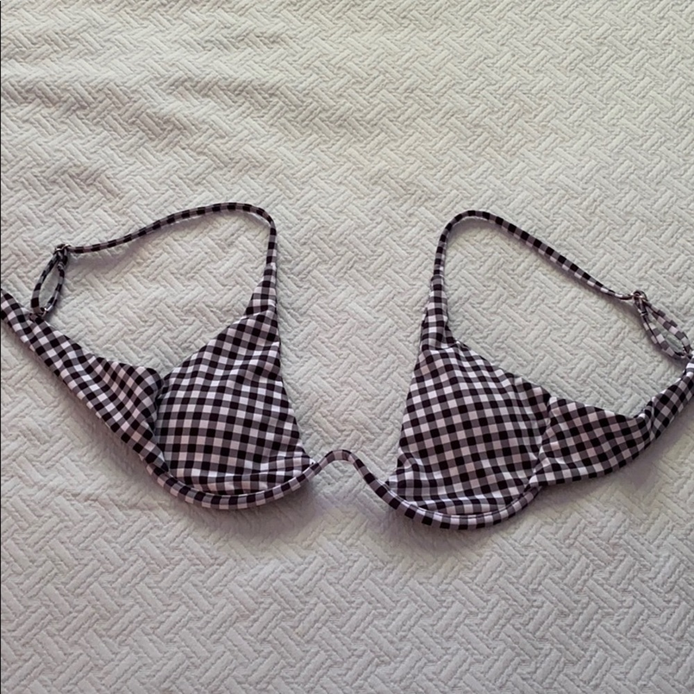 Bikini top with underwire size small (fits 34 A/B)